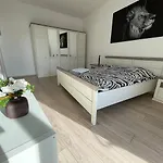 Appartement просторная двухкомнатная с отдельными комнатами в центре аркадии *