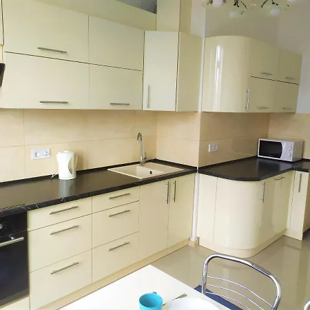 דירה просторная двухкомнатная с отдельными комнатами в центре аркадии!