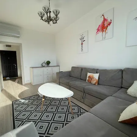 просторная двухкомнатная с отдельными комнатами в центре аркадии! *