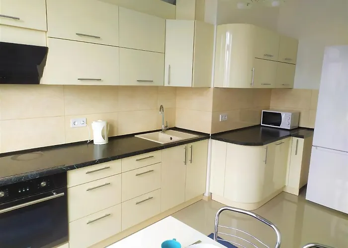 Apartman просторная двухкомнатная с отдельными комнатами в центре аркадии!