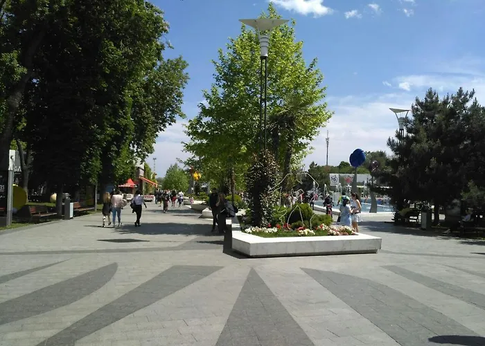 Appartement просторная двухкомнатная с отдельными комнатами в центре аркадии!