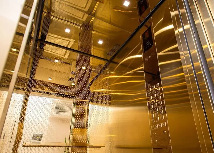 просторная двухкомнатная с отдельными комнатами в центре аркадии!