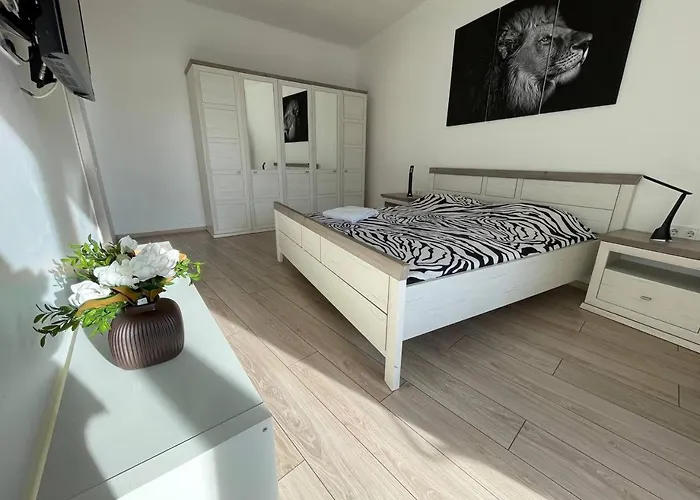 Appartement просторная двухкомнатная с отдельными комнатами в центре аркадии! *