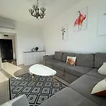 просторная двухкомнатная с отдельными комнатами в центре аркадии *