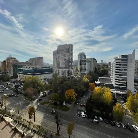просторная двухкомнатная с отдельными комнатами в центре аркадии Apartament